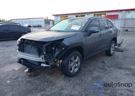 2022 Toyota Rav4 Xle z USA, uszkodzony, nr VIN 2T3W1RFV1NW214383